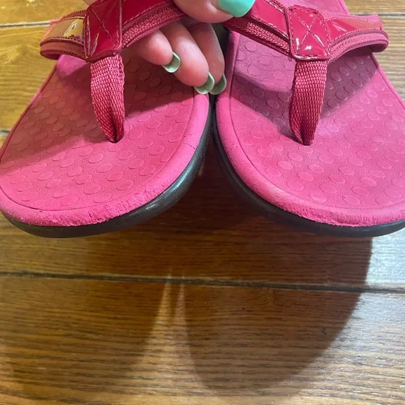 Vionic Women’s Size 10  Tide Pink Orthopedic Comfort Sandal Flip Flop - Picture 3 of 8